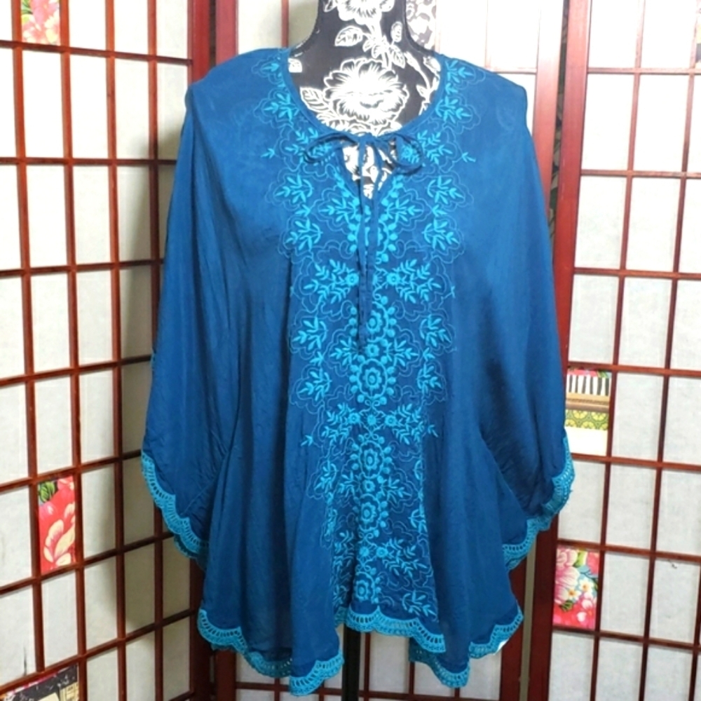 Johnny Was boho hippie blue embroidered top with 3/4 bat sleeves
